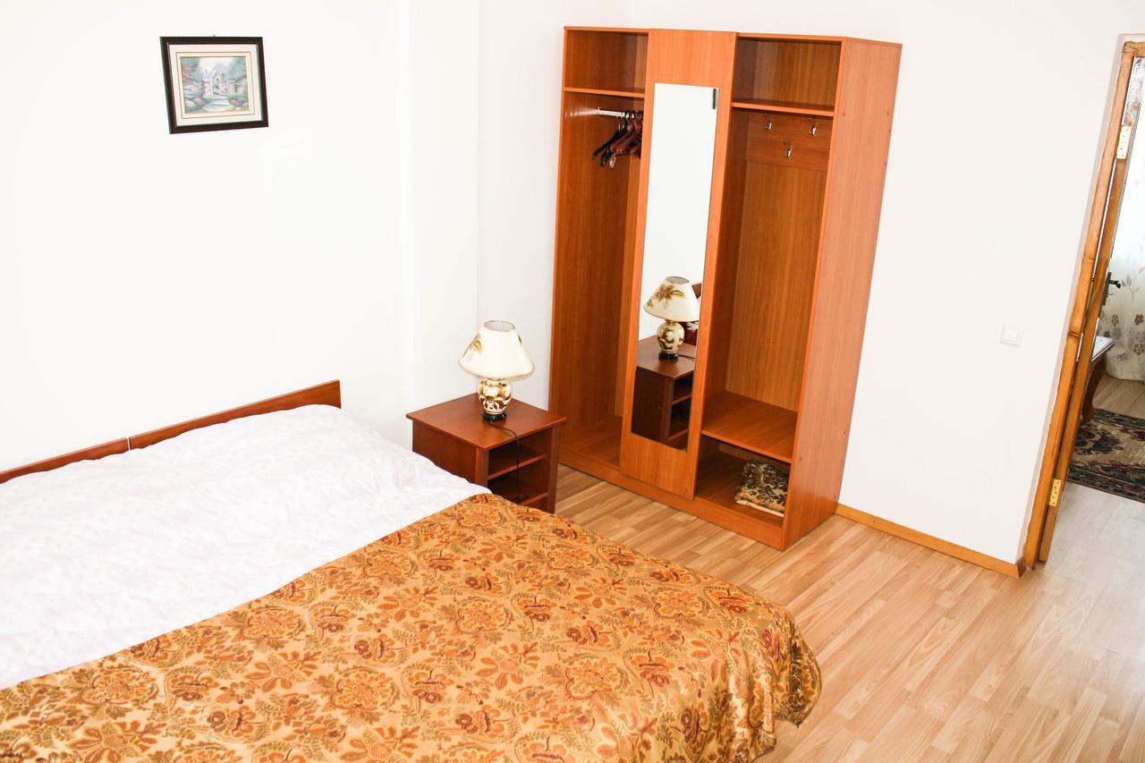 Evita Hotel Долинка Экстерьер фото