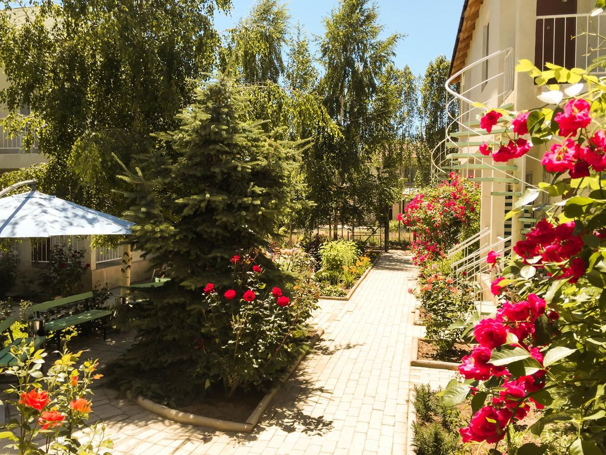 Evita Hotel Долинка Экстерьер фото