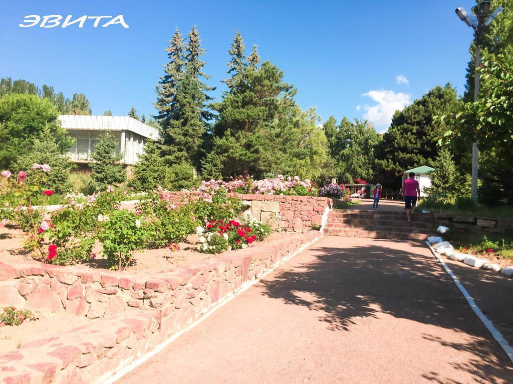 Evita Hotel Долинка Экстерьер фото