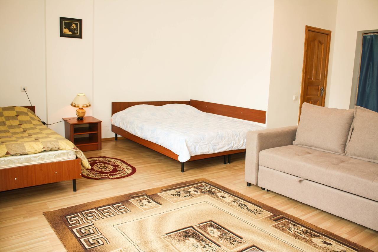 Evita Hotel Долинка Экстерьер фото