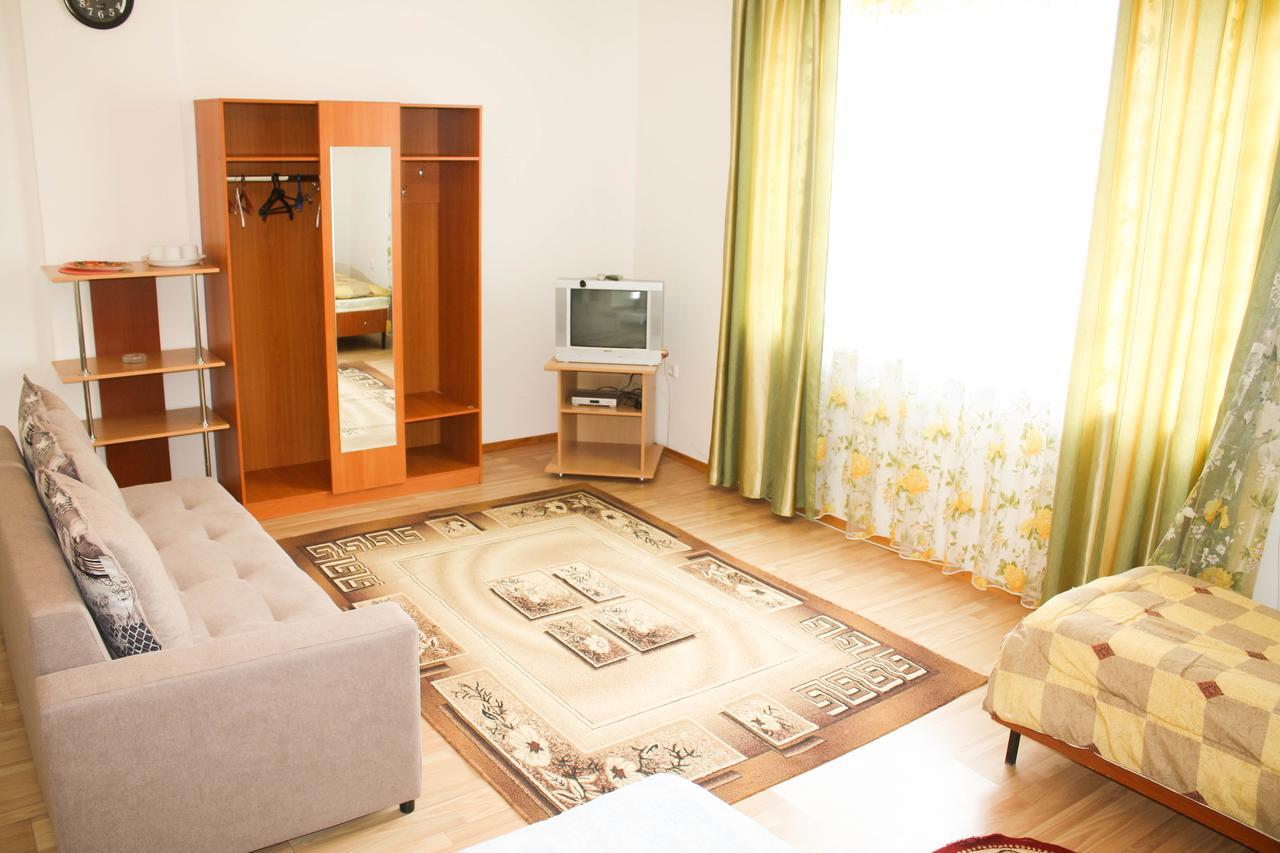 Evita Hotel Долинка Экстерьер фото