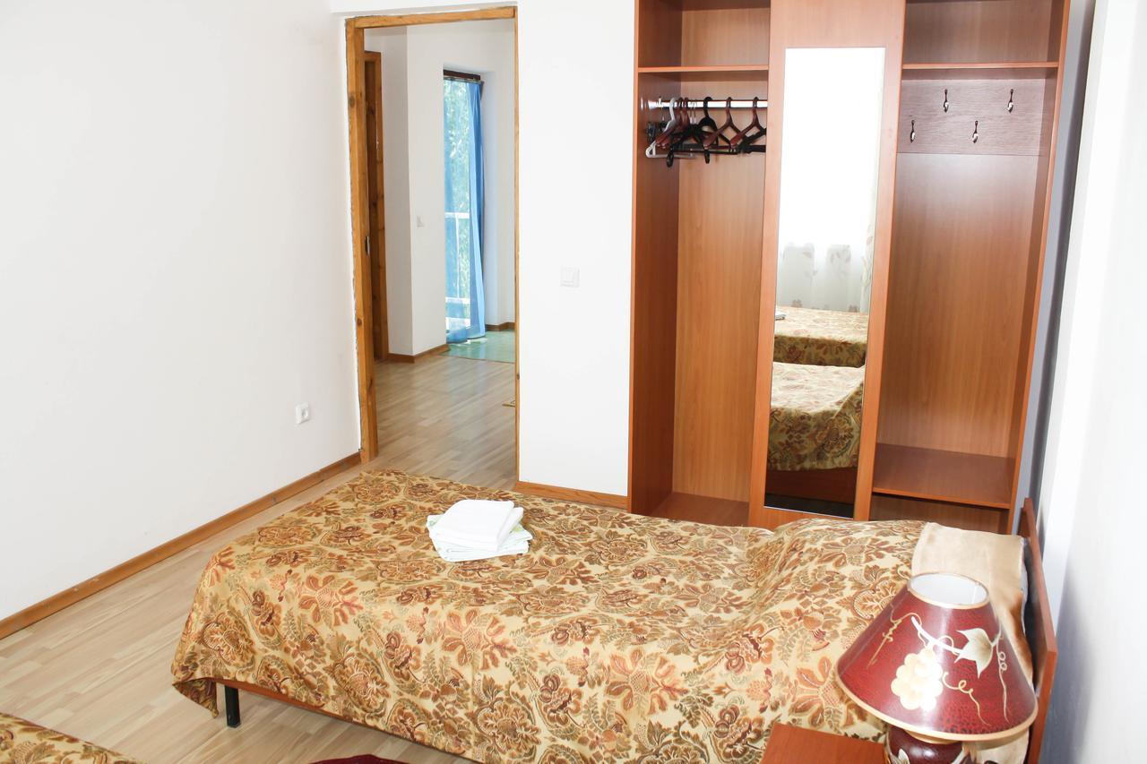 Evita Hotel Долинка Экстерьер фото