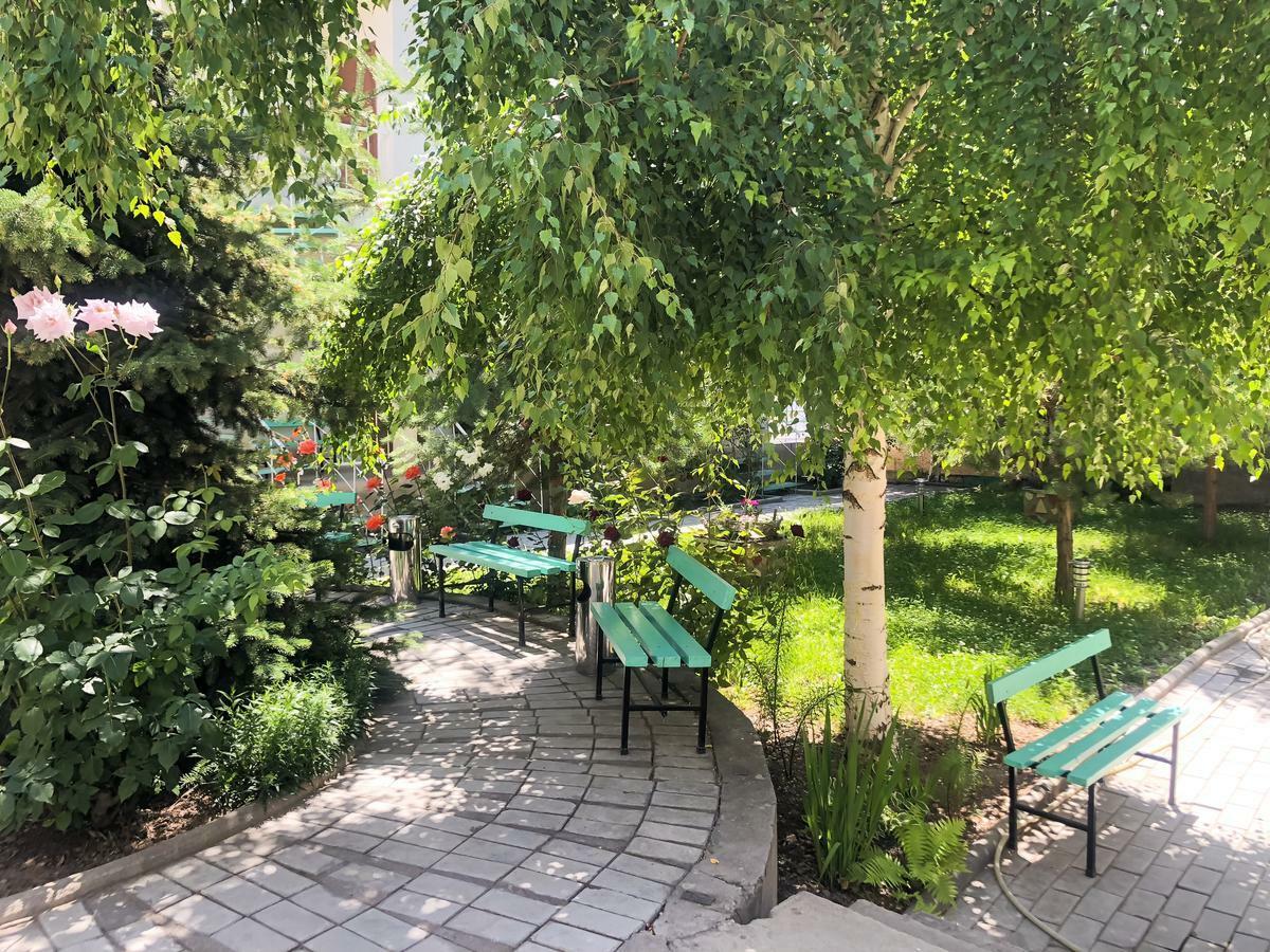 Evita Hotel Долинка Экстерьер фото